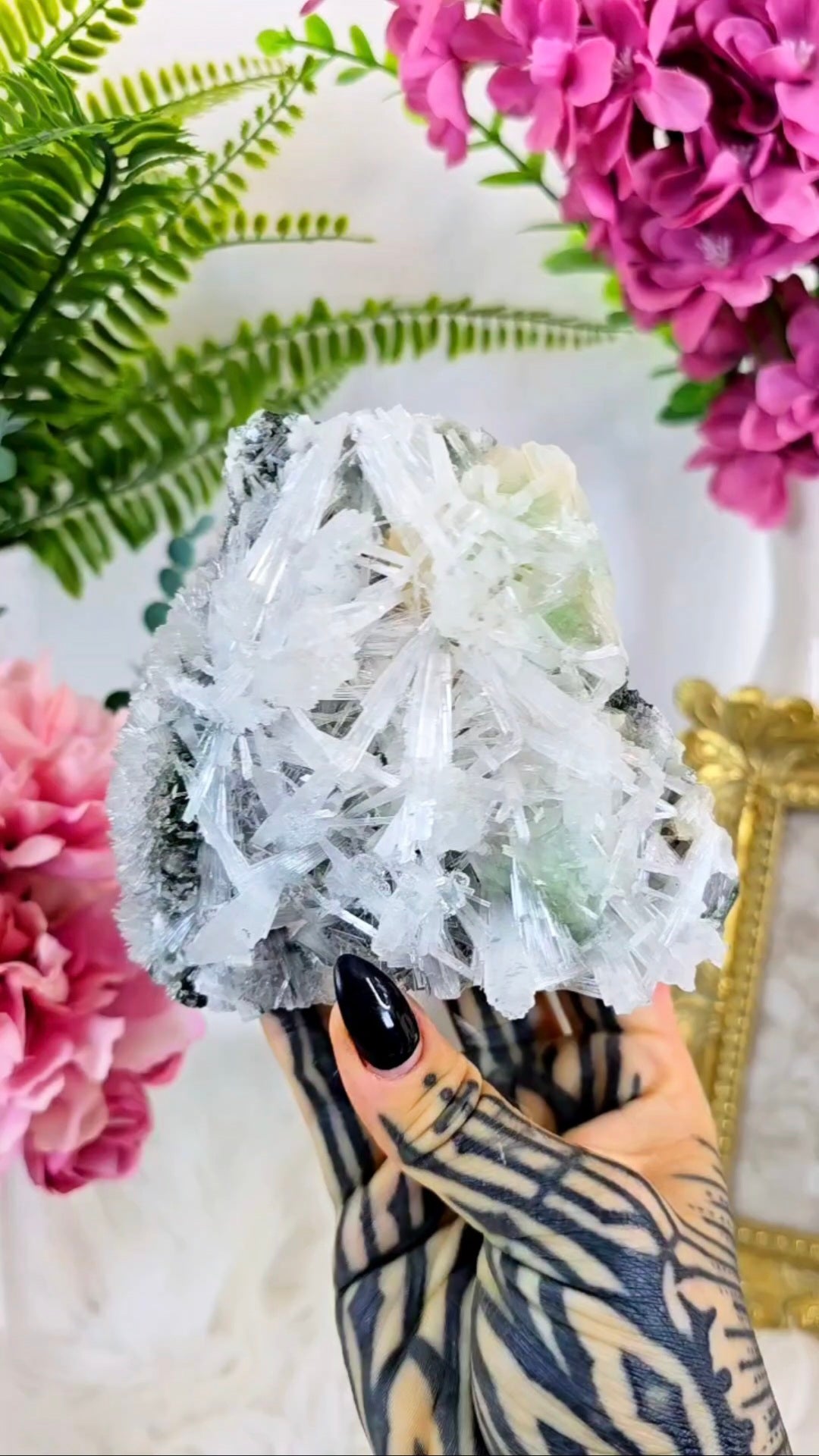 Green Apophyllite with Scolecite and Stilbite (freestanding) 09