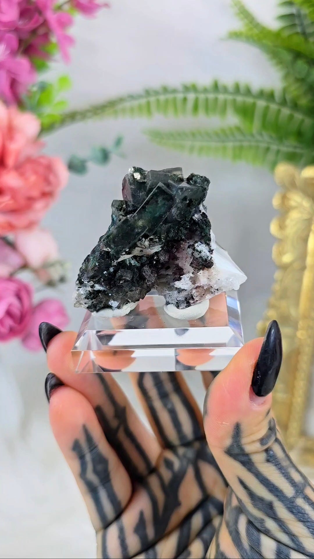 Celadonite included Apophyllite with Stilbite 02