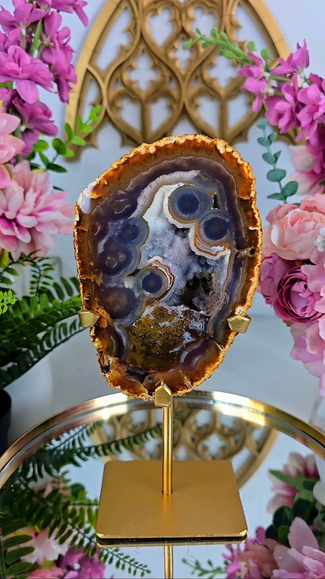 Agate / Chalcedony Geode on Stand 03