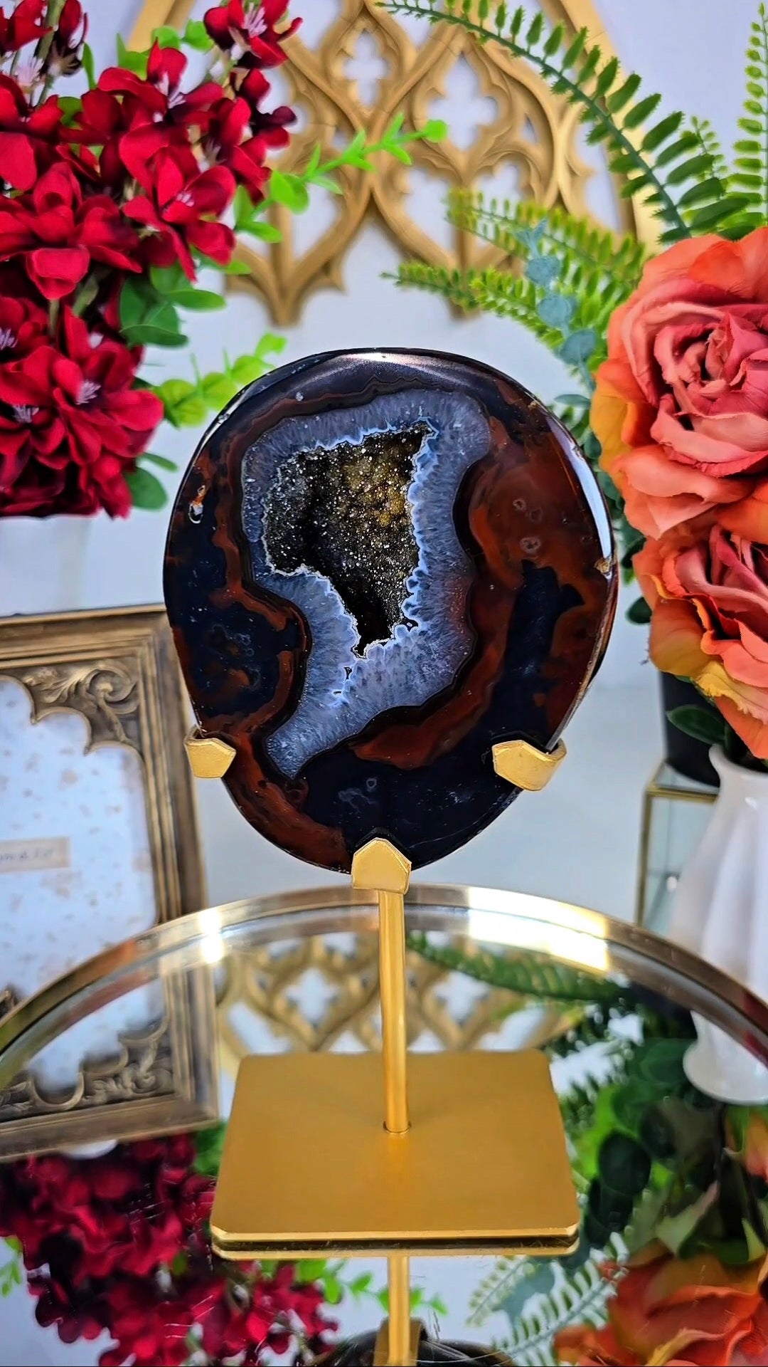 Agate / Chalcedony Geode on Stand 04