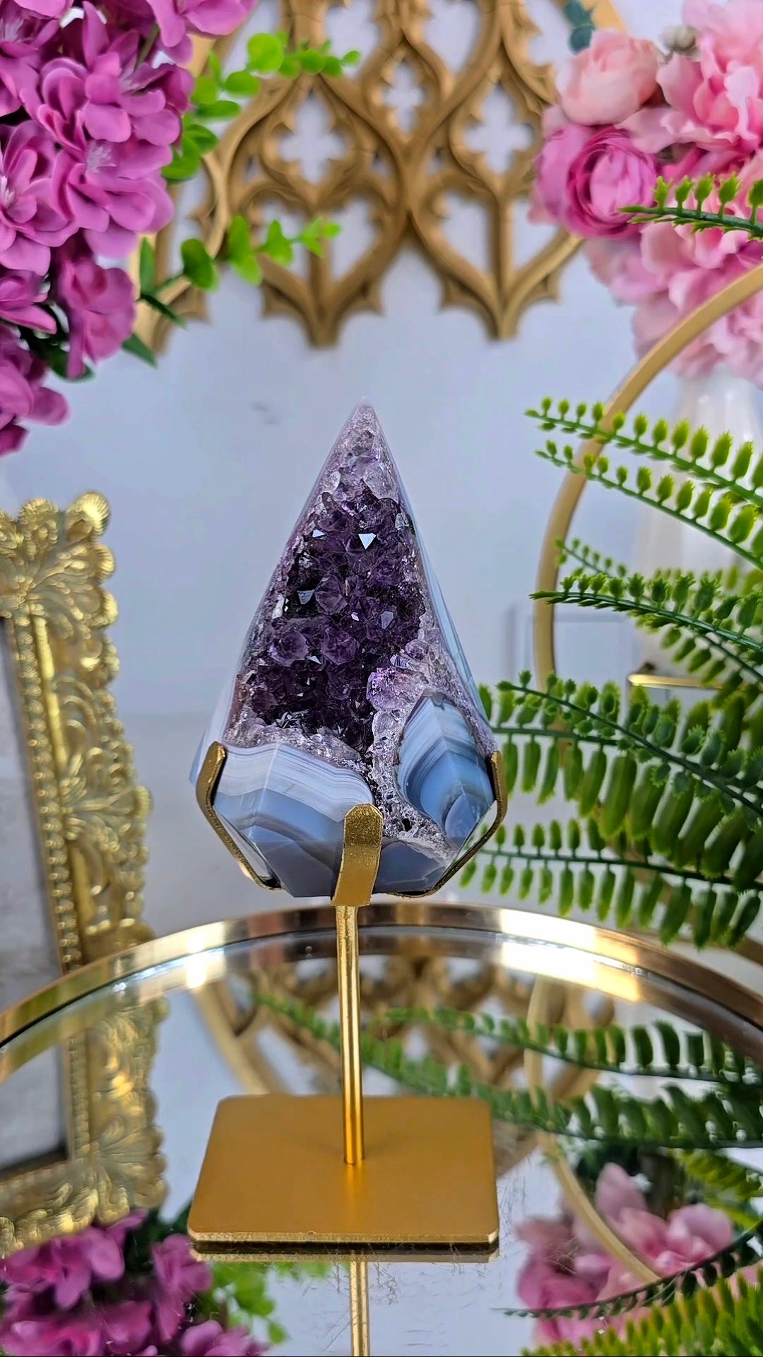 Druzy Agate / Amethyst "diamond shape" on stand on stand D11