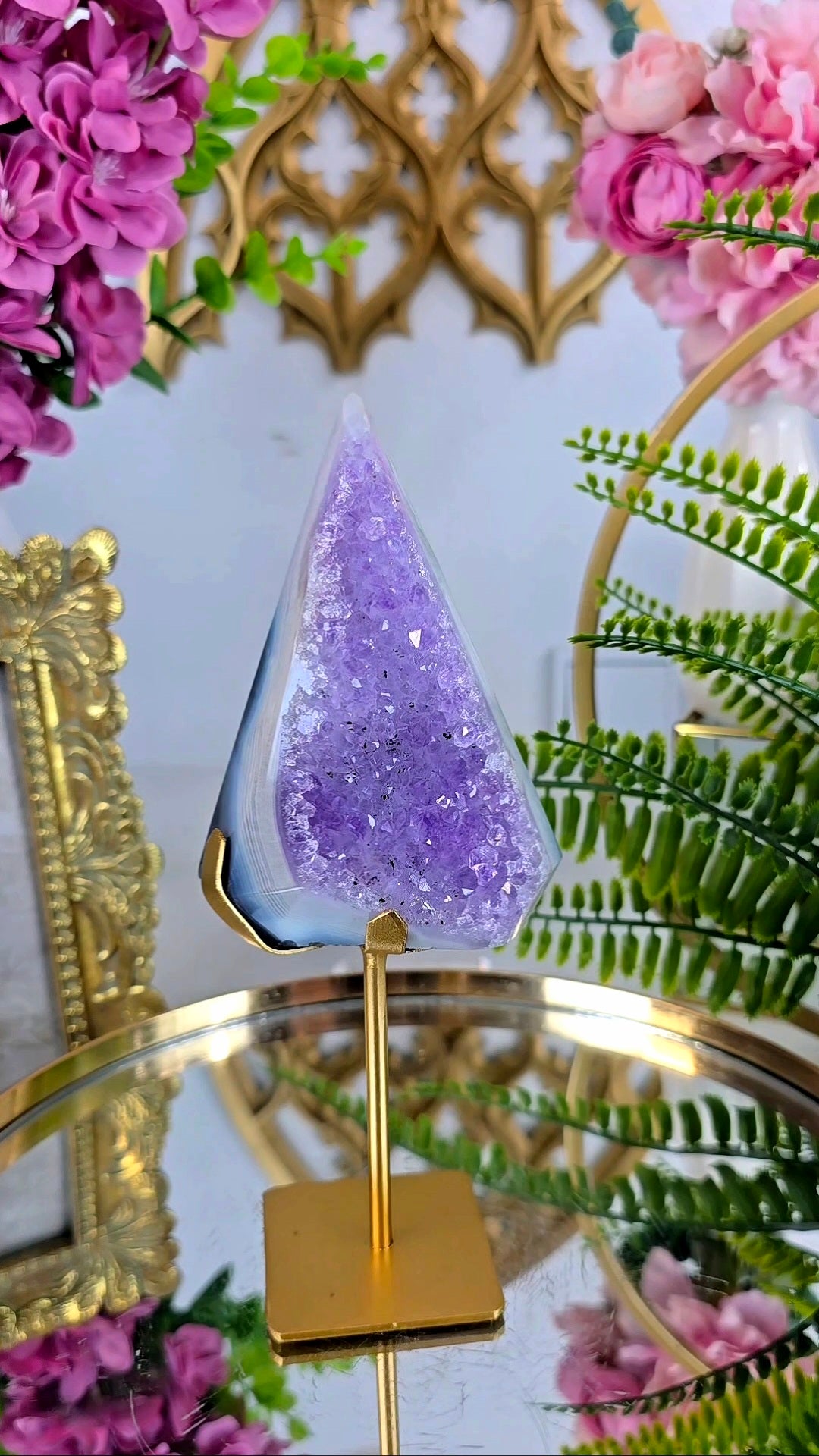 Druzy Agate / Amethyst "diamond shape" on stand on stand D10