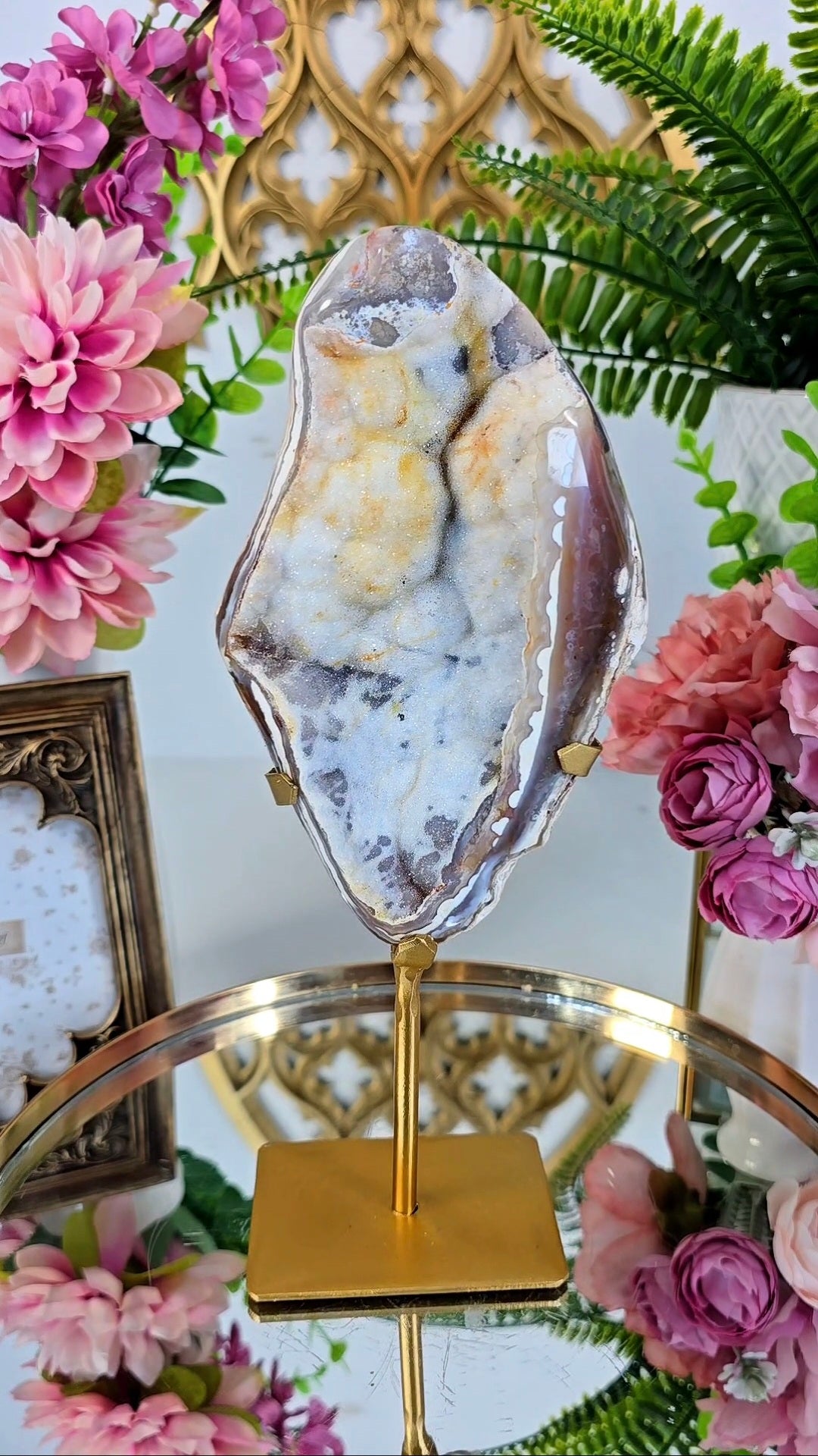 Druzy Agate on Stand 18