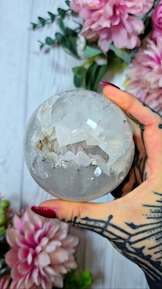 Soft Sugary Quartz Sphere CS380
