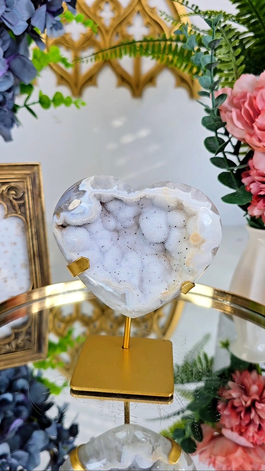Druzy Agate heart on Stand 180