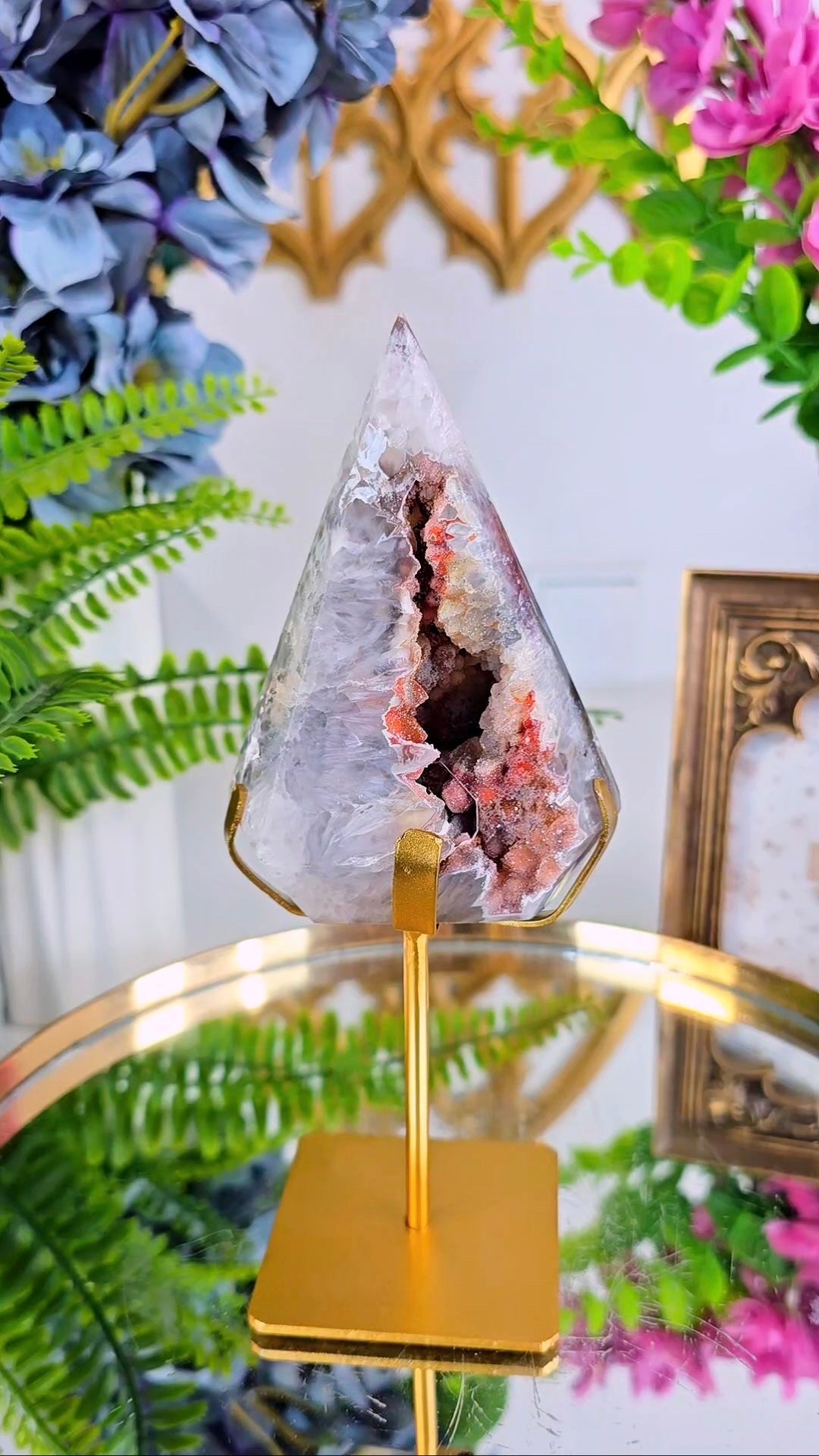 Druzy Agate / Rainbow Amethyst"diamond shape" on stand on stand D15